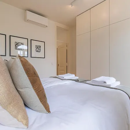 Ola Apartment *
